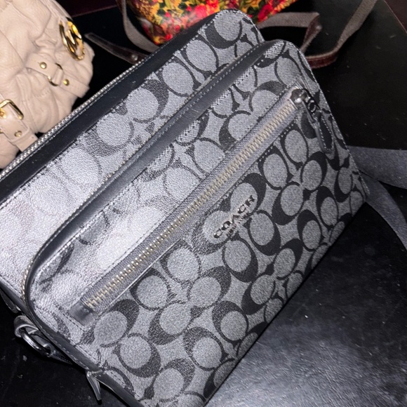 Coach purse - Picture 1 of 4